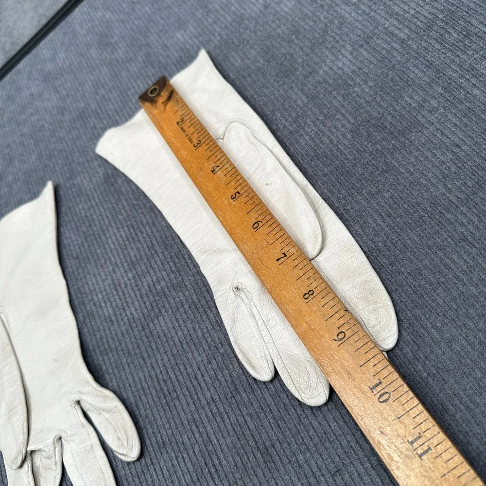 Vintage Cream Leather Dress Gloves Mid Length Three Point Stitch Off White